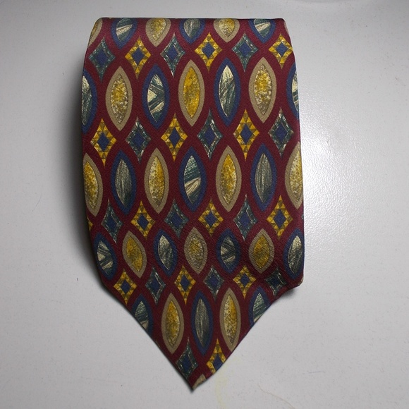 The Metropolitan Museum of Art Men's 100% Silk red Blue Gold Tie - Picture 2 of 7